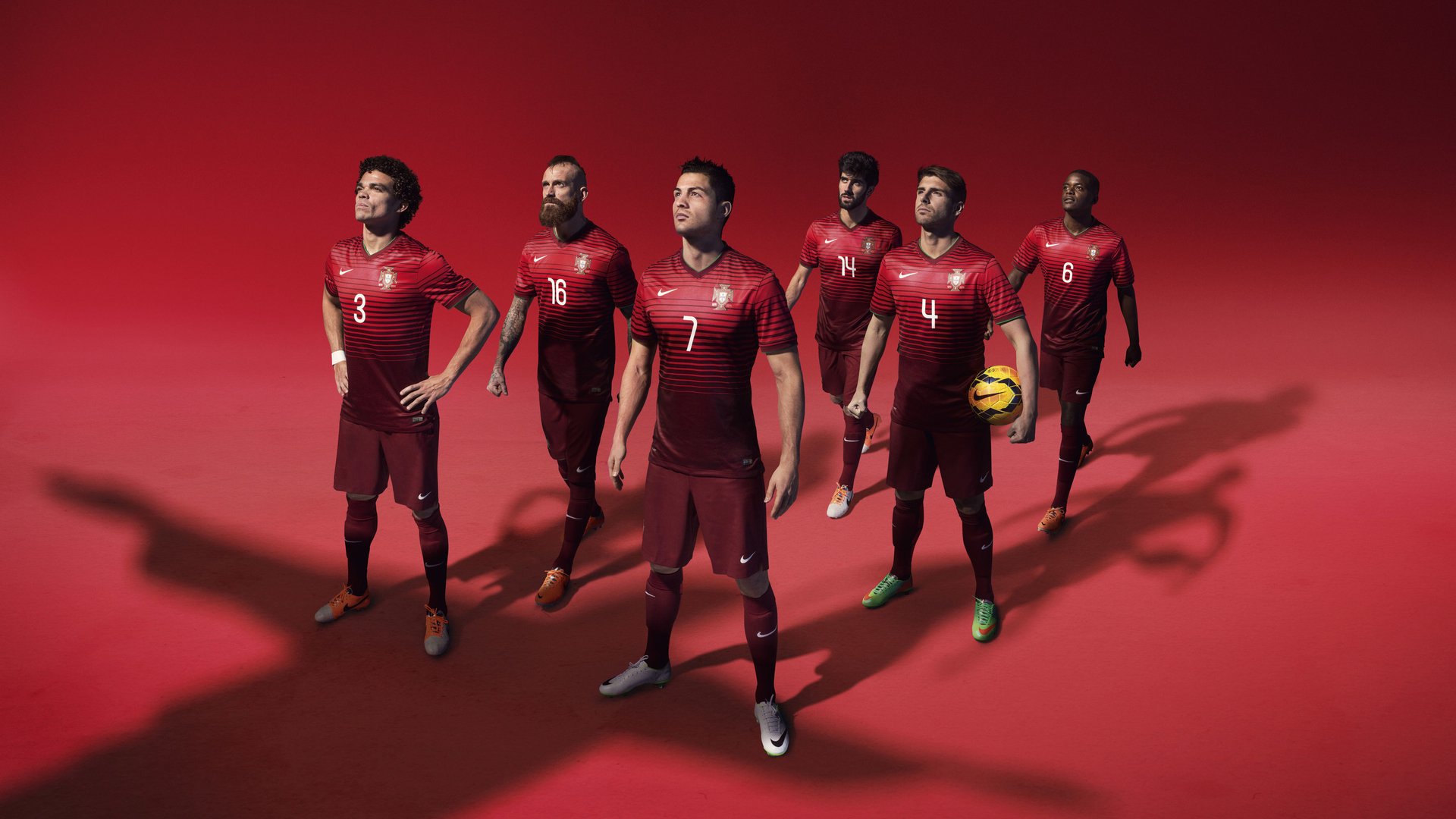 AYX GAME-曼联前锋拉什福德迎来神奇进球，球迷惊呼，拉什福德晒曼联训练照